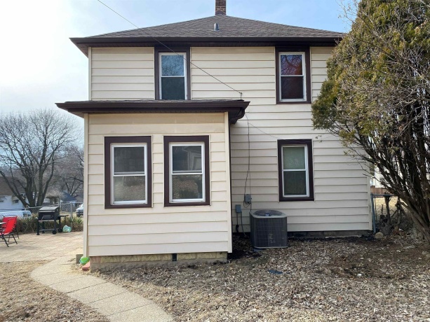 1130 16th, ROCKFORD, Illinois 61104, 4 Bedrooms Bedrooms, ,1 BathroomBathrooms,House,For Sale,16th,202600788