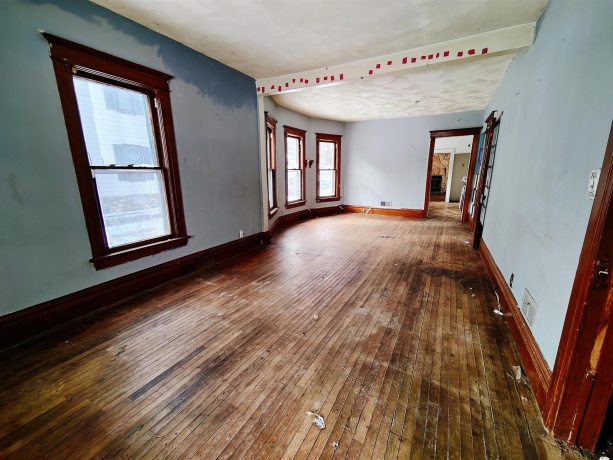 1020 Oak, FREEPORT, Illinois 61032, 5 Bedrooms Bedrooms, ,2 BathroomsBathrooms,House,For Sale,Oak,202600790