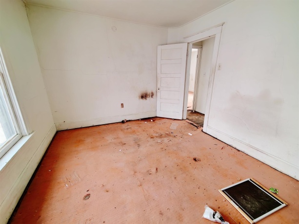 1020 Oak, FREEPORT, Illinois 61032, 5 Bedrooms Bedrooms, ,2 BathroomsBathrooms,House,For Sale,Oak,202600790