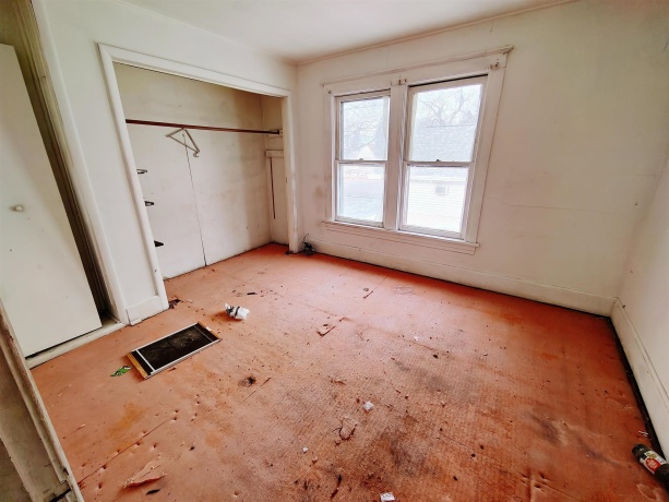 1020 Oak, FREEPORT, Illinois 61032, 5 Bedrooms Bedrooms, ,2 BathroomsBathrooms,House,For Sale,Oak,202600790