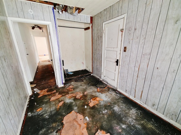 1020 Oak, FREEPORT, Illinois 61032, 5 Bedrooms Bedrooms, ,2 BathroomsBathrooms,House,For Sale,Oak,202600790