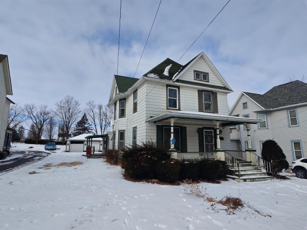 1020 Oak, FREEPORT, Illinois 61032, 5 Bedrooms Bedrooms, ,2 BathroomsBathrooms,House,For Sale,Oak,202600790