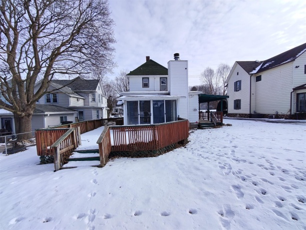 1020 Oak, FREEPORT, Illinois 61032, 5 Bedrooms Bedrooms, ,2 BathroomsBathrooms,House,For Sale,Oak,202600790