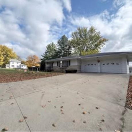 214 Long, WARREN, Illinois 61087, 2 Bedrooms Bedrooms, ,2 BathroomsBathrooms,House,For Sale,Long,202600792