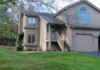 524 Triton, ROCKFORD, Illinois 61107, 2 Bedrooms Bedrooms, ,1 BathroomBathrooms,Condominium,For Sale,Triton,202600810