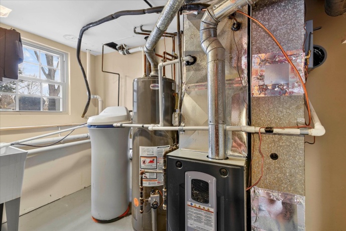 2810 Brentwood, MCHENRY, Illinois 60050, 3 Bedrooms Bedrooms, ,2 BathroomsBathrooms,House,For Sale,Brentwood,202600811