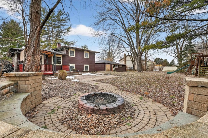 2810 Brentwood, MCHENRY, Illinois 60050, 3 Bedrooms Bedrooms, ,2 BathroomsBathrooms,House,For Sale,Brentwood,202600811