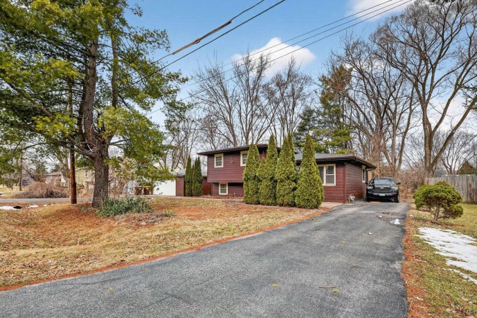 2810 Brentwood, MCHENRY, Illinois 60050, 3 Bedrooms Bedrooms, ,2 BathroomsBathrooms,House,For Sale,Brentwood,202600811