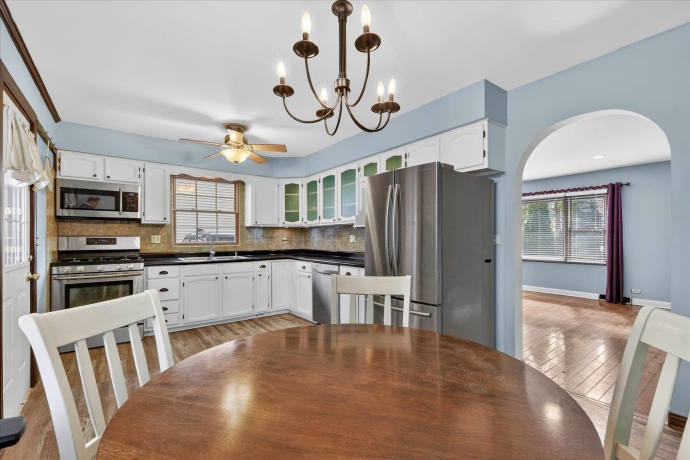 2810 Brentwood, MCHENRY, Illinois 60050, 3 Bedrooms Bedrooms, ,2 BathroomsBathrooms,House,For Sale,Brentwood,202600811