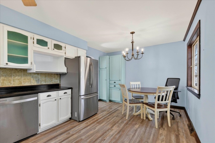 2810 Brentwood, MCHENRY, Illinois 60050, 3 Bedrooms Bedrooms, ,2 BathroomsBathrooms,House,For Sale,Brentwood,202600811