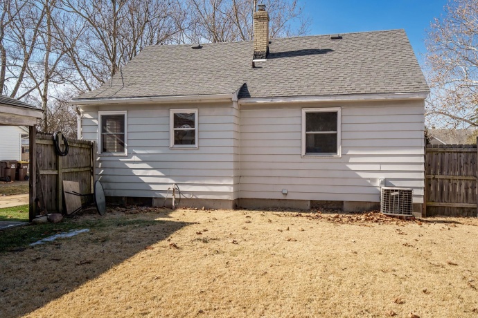 2212 Colorado, ROCKFORD, Illinois 61108, 3 Bedrooms Bedrooms, ,1 BathroomBathrooms,House,For Sale,Colorado,202600812