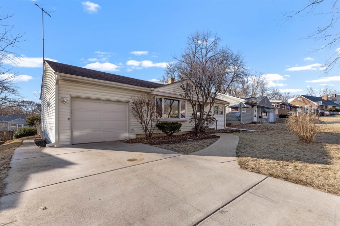 2025 24TH, ROCKFORD, Illinois 61108, 2 Bedrooms Bedrooms, ,1 BathroomBathrooms,House,For Sale,24TH,202600819