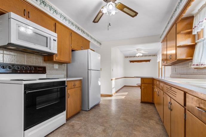 2025 24TH, ROCKFORD, Illinois 61108, 2 Bedrooms Bedrooms, ,1 BathroomBathrooms,House,For Sale,24TH,202600819