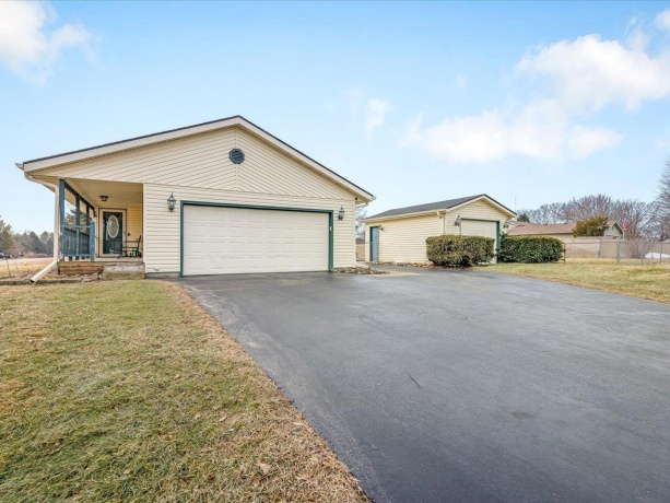 11818 Balsa, ROSCOE, Illinois 61073, 3 Bedrooms Bedrooms, ,2 BathroomsBathrooms,House,For Sale,Balsa,202600820