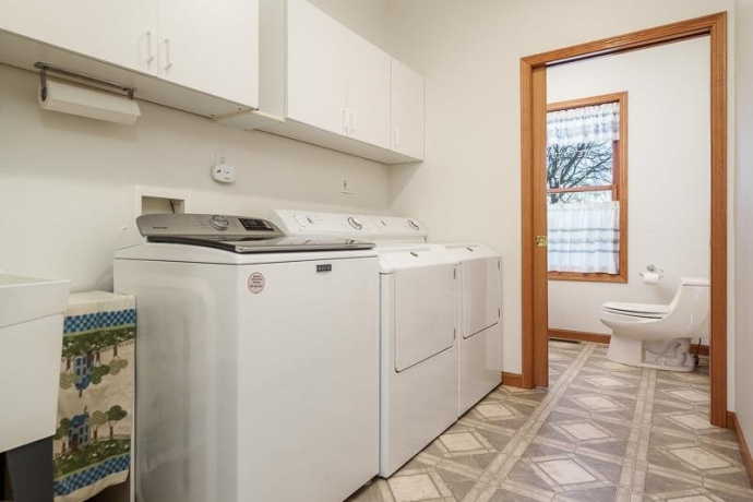 19905 State Line, HARVARD, Illinois 60033, 3 Bedrooms Bedrooms, ,2 BathroomsBathrooms,House,For Sale,State Line,202600821