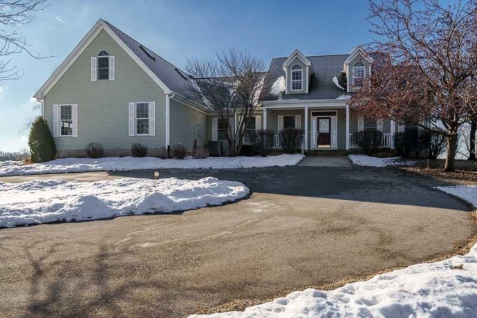 19905 State Line, HARVARD, Illinois 60033, 3 Bedrooms Bedrooms, ,2 BathroomsBathrooms,House,For Sale,State Line,202600821