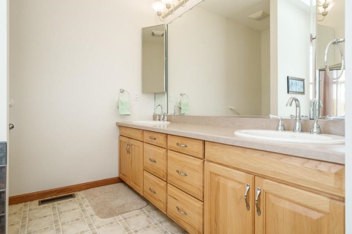 19905 State Line, HARVARD, Illinois 60033, 3 Bedrooms Bedrooms, ,2 BathroomsBathrooms,House,For Sale,State Line,202600821