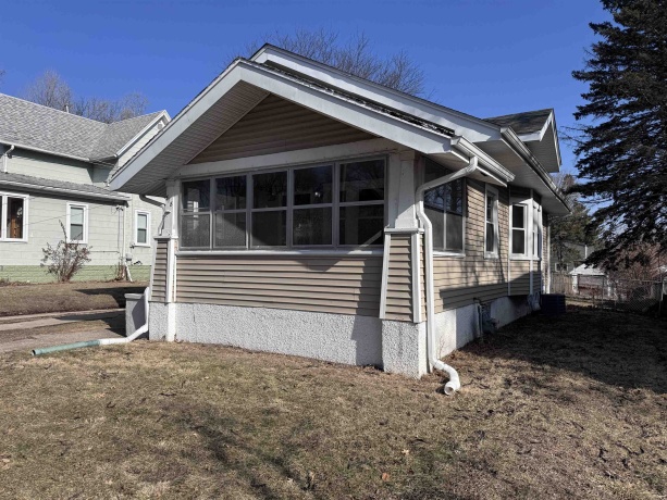 518 Shaw, ROCKFORD, Illinois 61104, 2 Bedrooms Bedrooms, ,1 BathroomBathrooms,House,For Sale,Shaw,202600824