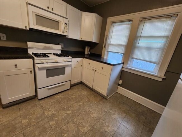 210 London, ROCKFORD, Illinois 61107, ,2 Units,For Sale,London,202600827