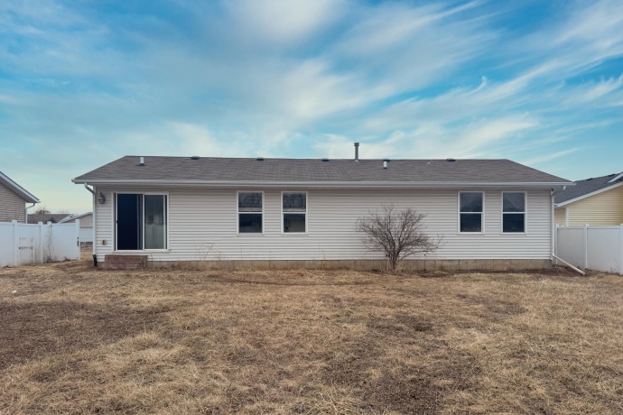 646 Cassandra, SOUTH BELOIT, Illinois 61080, 3 Bedrooms Bedrooms, ,2 BathroomsBathrooms,House,For Sale,Cassandra,202600833