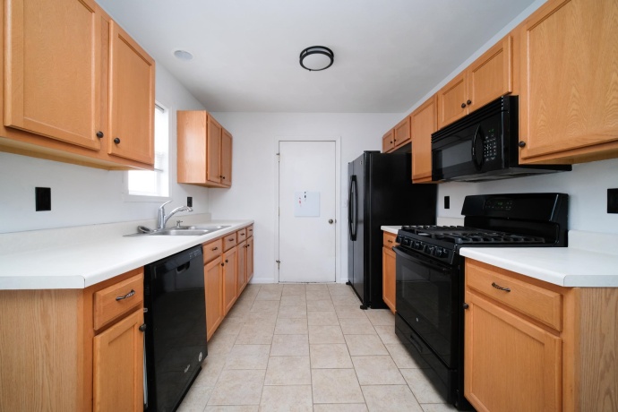 646 Cassandra, SOUTH BELOIT, Illinois 61080, 3 Bedrooms Bedrooms, ,2 BathroomsBathrooms,House,For Sale,Cassandra,202600833