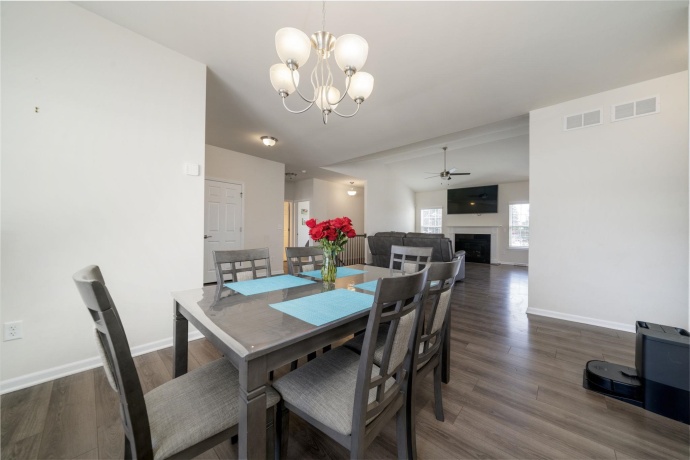 429 Dekalb, MAPLE PARK, Illinois 60151, 3 Bedrooms Bedrooms, ,2 BathroomsBathrooms,House,For Sale,Dekalb,202600836