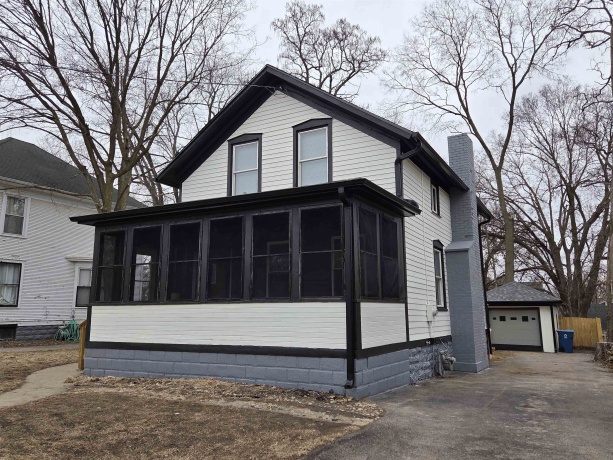 313 6th, DIXON, Illinois 61021, 3 Bedrooms Bedrooms, ,2 BathroomsBathrooms,House,For Sale,6th,202600838