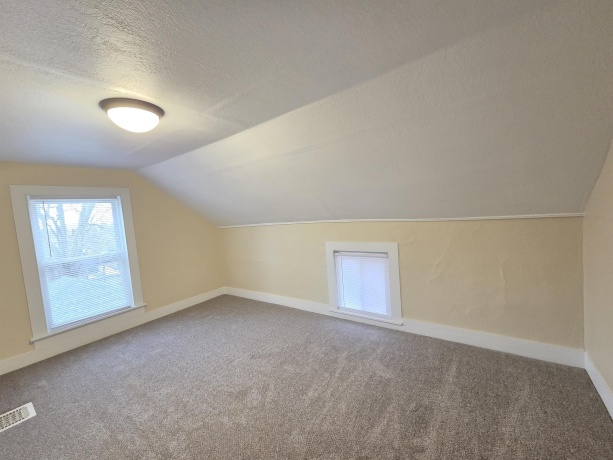 313 6th, DIXON, Illinois 61021, 3 Bedrooms Bedrooms, ,2 BathroomsBathrooms,House,For Sale,6th,202600838