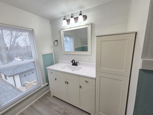 313 6th, DIXON, Illinois 61021, 3 Bedrooms Bedrooms, ,2 BathroomsBathrooms,House,For Sale,6th,202600838