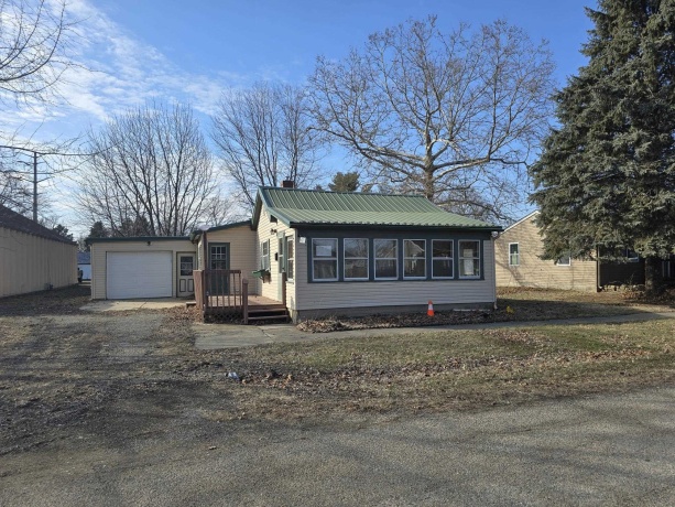 204 Pecatonica, WINNEBAGO, Illinois 61088, 3 Bedrooms Bedrooms, ,1 BathroomBathrooms,House,For Sale,Pecatonica,202600845