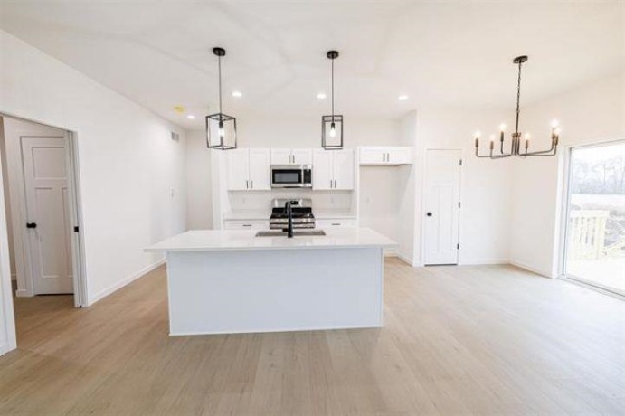 14212 Prairie Commons, SOUTH BELOIT, Illinois 61080, 3 Bedrooms Bedrooms, ,2 BathroomsBathrooms,House,For Sale,Prairie Commons,202600847