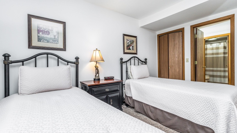 23 Oak Glen, GALENA, Illinois 61036, 2 Bedrooms Bedrooms, ,2 BathroomsBathrooms,Condominium,For Sale,Oak Glen,202600841