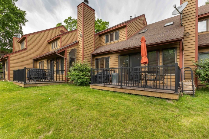 23 Oak Glen, GALENA, Illinois 61036, 2 Bedrooms Bedrooms, ,2 BathroomsBathrooms,Condominium,For Sale,Oak Glen,202600841