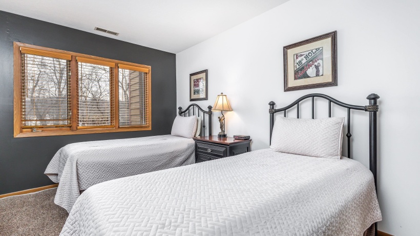 23 Oak Glen, GALENA, Illinois 61036, 2 Bedrooms Bedrooms, ,2 BathroomsBathrooms,Condominium,For Sale,Oak Glen,202600841