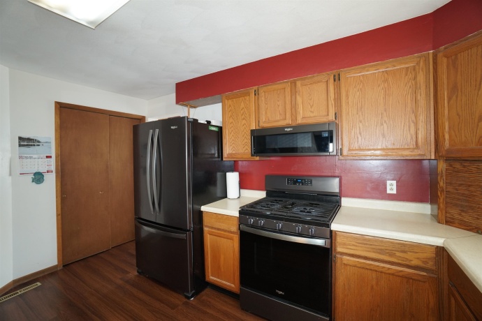 419 Main, STOCKTON, Illinois 61085, 4 Bedrooms Bedrooms, ,1 BathroomBathrooms,House,For Sale,Main,202600848