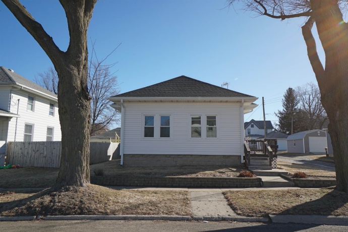 419 Main, STOCKTON, Illinois 61085, 4 Bedrooms Bedrooms, ,1 BathroomBathrooms,House,For Sale,Main,202600848