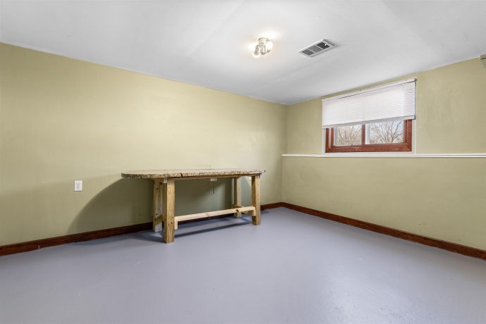 5860 Kirkwood, ROCKFORD, Illinois 61109, 4 Bedrooms Bedrooms, ,1 BathroomBathrooms,House,For Sale,Kirkwood,202600850