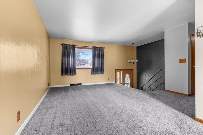 5860 Kirkwood, ROCKFORD, Illinois 61109, 4 Bedrooms Bedrooms, ,1 BathroomBathrooms,House,For Sale,Kirkwood,202600850