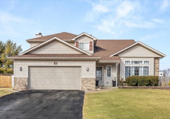 1101 Lindsay, JOLIET, Illinois 60431, 4 Bedrooms Bedrooms, ,3 BathroomsBathrooms,House,For Sale,Lindsay,202600664