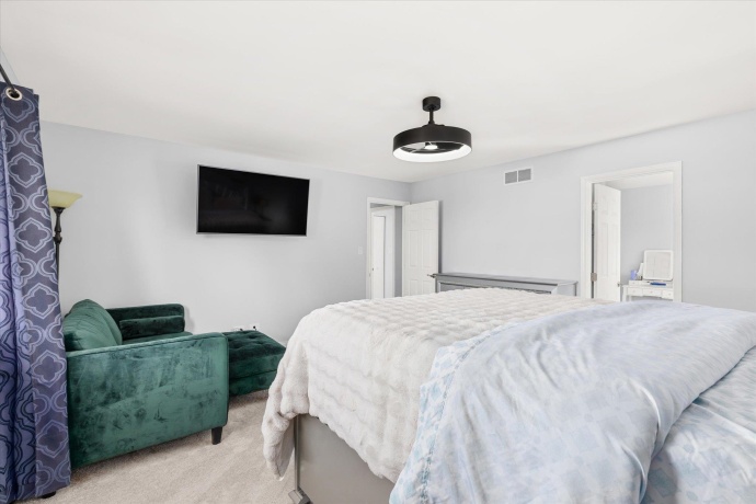 1101 Lindsay, JOLIET, Illinois 60431, 4 Bedrooms Bedrooms, ,3 BathroomsBathrooms,House,For Sale,Lindsay,202600664