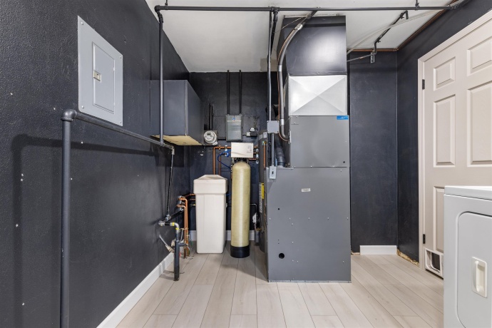 732 James, ROCKFORD, Illinois 61107, 2 Bedrooms Bedrooms, ,1 BathroomBathrooms,House,For Sale,James,202600851