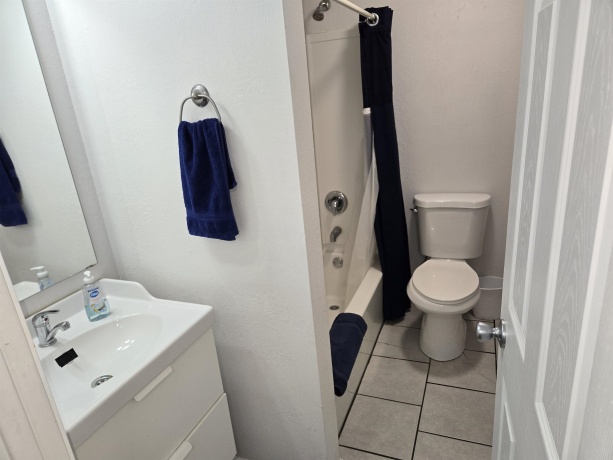 4225-4229 Harrison, ROCKFORD, Illinois 61108, ,5+ Units,For Sale,Harrison,202600856