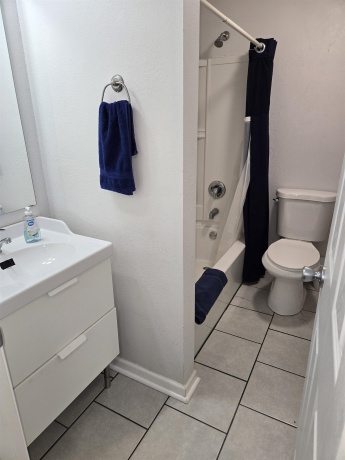 4225-4229 Harrison, ROCKFORD, Illinois 61108, ,5+ Units,For Sale,Harrison,202600856