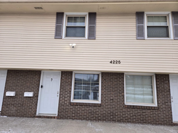 4225-4229 Harrison, ROCKFORD, Illinois 61108, ,5+ Units,For Sale,Harrison,202600856