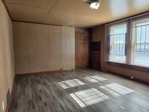 2802 8th St, ROCKFORD, Illinois 61109, 3 Bedrooms Bedrooms, ,1 BathroomBathrooms,House,For Sale,8th St,202600853