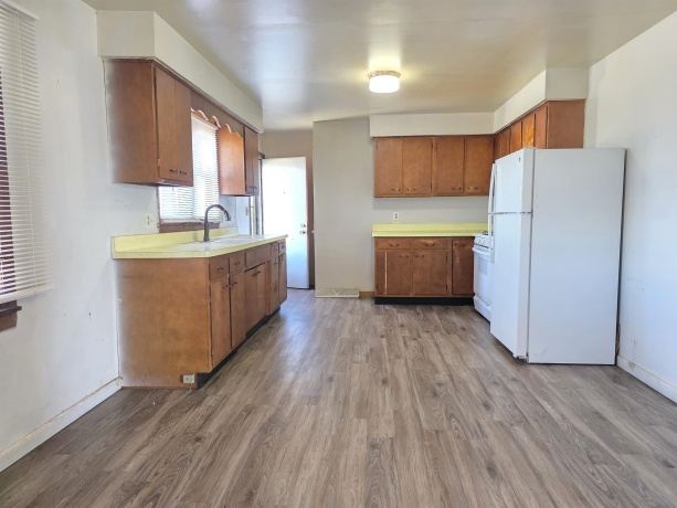 2802 8th St, ROCKFORD, Illinois 61109, 3 Bedrooms Bedrooms, ,1 BathroomBathrooms,House,For Sale,8th St,202600853