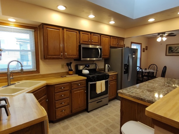 1811 Oregon, ROCKFORD, Illinois 61108, 2 Bedrooms Bedrooms, ,2 BathroomsBathrooms,House,For Sale,Oregon,202600862