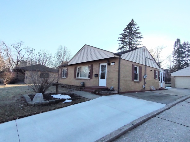 1811 Oregon, ROCKFORD, Illinois 61108, 2 Bedrooms Bedrooms, ,2 BathroomsBathrooms,House,For Sale,Oregon,202600862