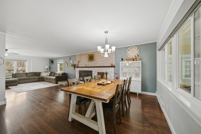 923 Institute, DIXON, Illinois 61021, 3 Bedrooms Bedrooms, ,2 BathroomsBathrooms,House,For Sale,Institute,202600867