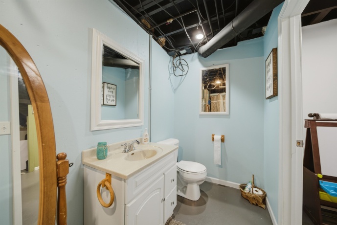 923 Institute, DIXON, Illinois 61021, 3 Bedrooms Bedrooms, ,2 BathroomsBathrooms,House,For Sale,Institute,202600867